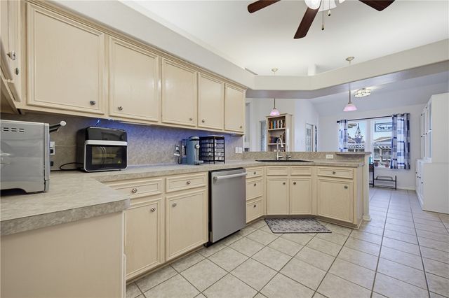 7005 Bodega Bay Dr, Corpus Christi, TX 78414