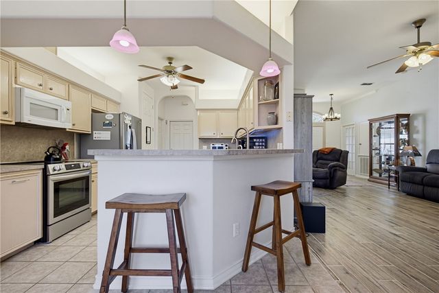 7005 Bodega Bay Dr, Corpus Christi, TX 78414