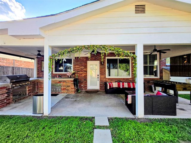 9211 Memorial Grove Drive, Spring, TX 77379