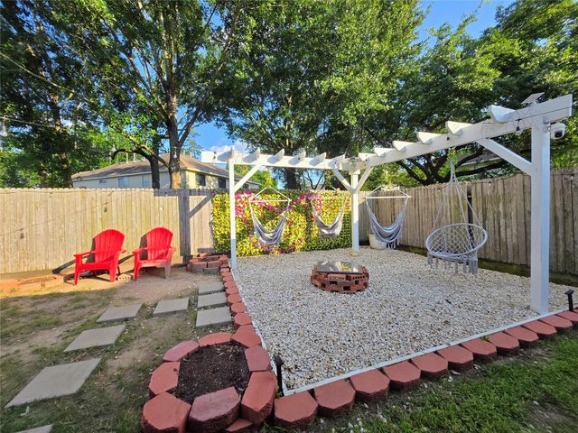 9211 Memorial Grove Drive, Spring, TX 77379