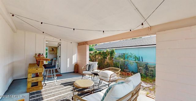 624 6TH Avenue N, Jacksonville Beach, FL 32250