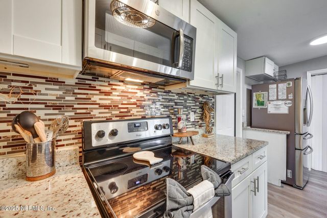 624 6TH Avenue N, Jacksonville Beach, FL 32250