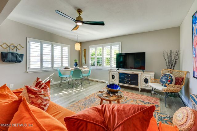 624 6TH Avenue N, Jacksonville Beach, FL 32250