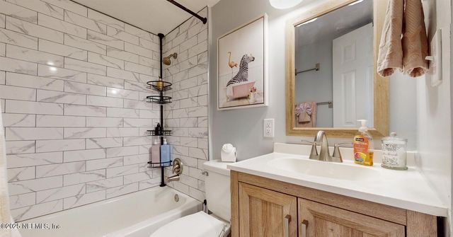 624 6TH Avenue N, Jacksonville Beach, FL 32250