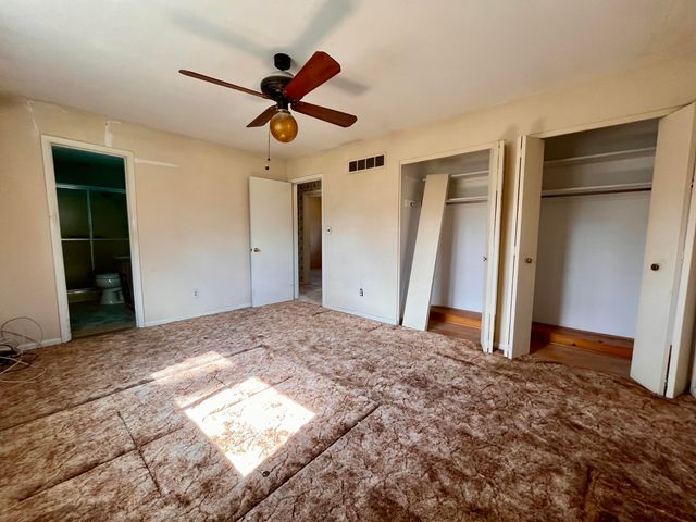 21122 Shurley Drive, Grosse Ile, MI 48138