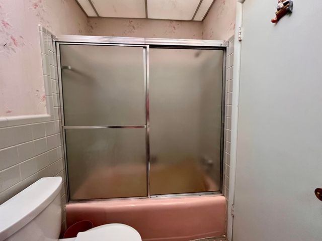 21122 Shurley Drive, Grosse Ile, MI 48138