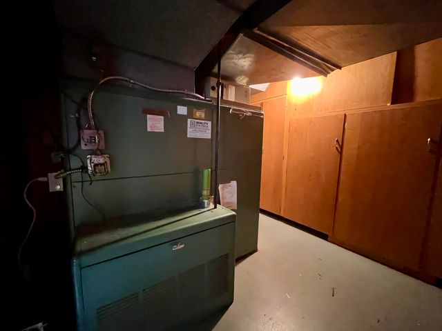 21122 Shurley Drive, Grosse Ile, MI 48138