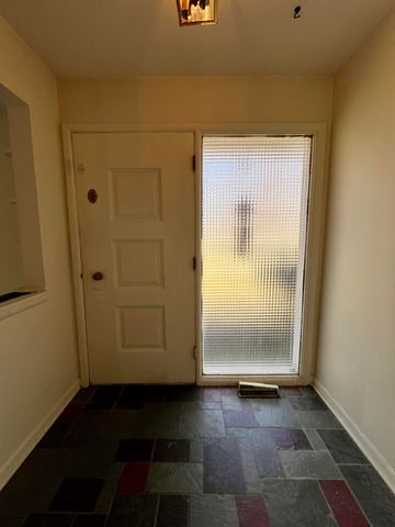 21122 Shurley Drive, Grosse Ile, MI 48138