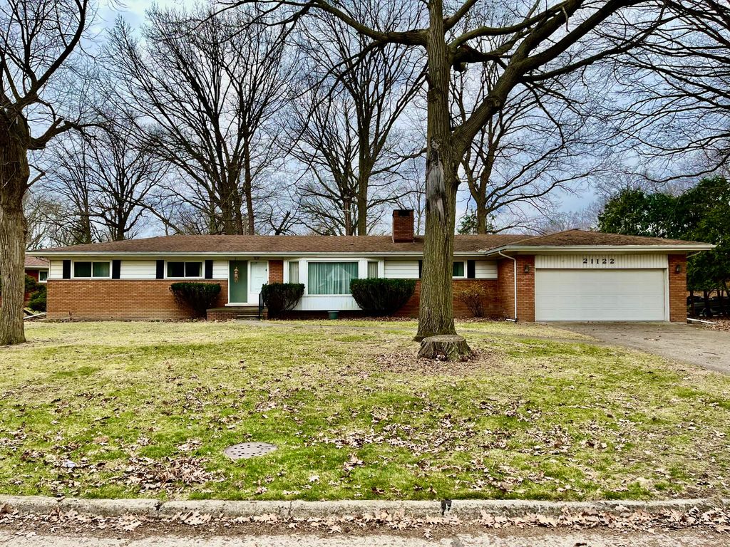 21122 Shurley Drive, Grosse Ile, MI 48138