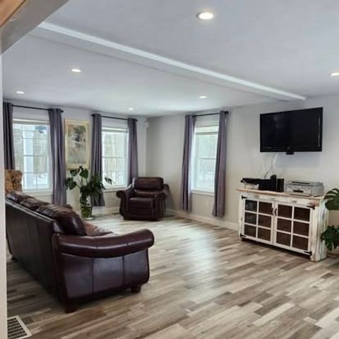 1310 N Brookfield Rd, Oakham, MA 01068