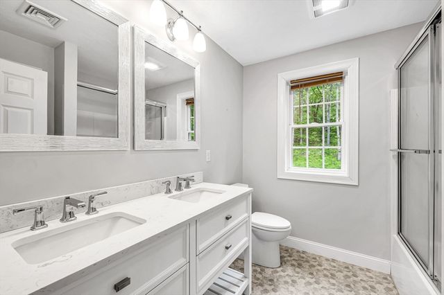 1310 N Brookfield Rd, Oakham, MA 01068