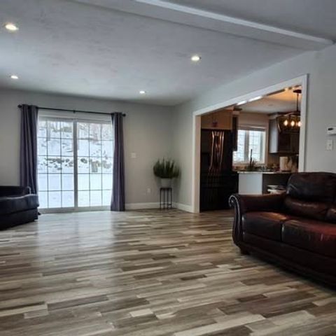 1310 N Brookfield Rd, Oakham, MA 01068