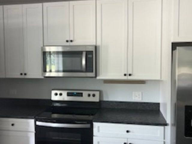 850 N State Street 208, Lockport, IL 60441