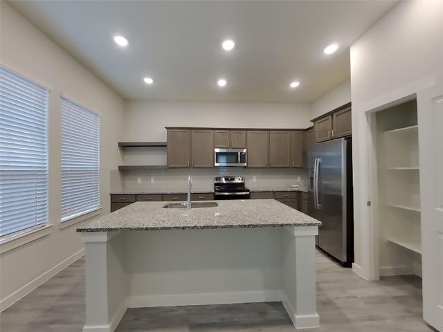 9835 Willow Creek Commerce Drive 212, Tomball, TX 77375