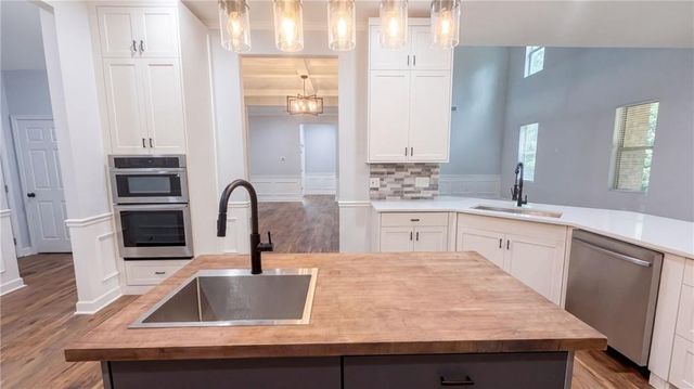 321 Basel Way, Hampton, GA 30228