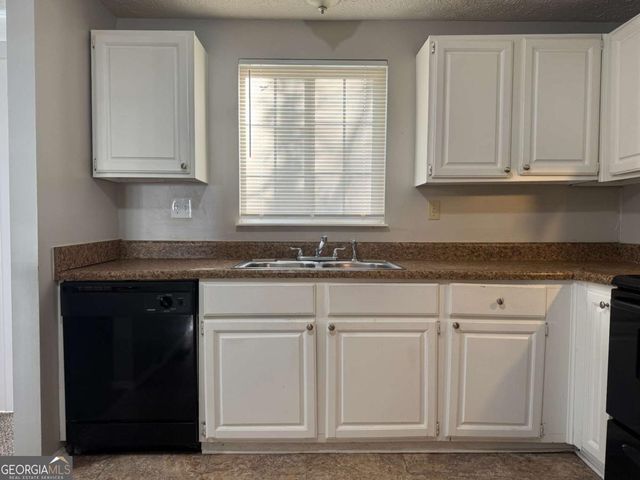 1882 CORDUROY Court, Lithonia, GA 30058