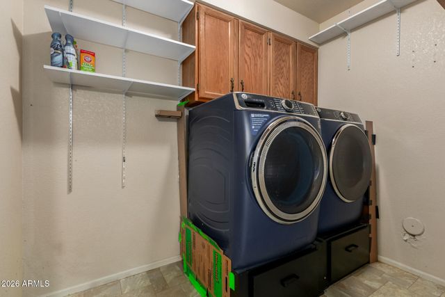 933 W OSAGE Avenue, Mesa, AZ 85210