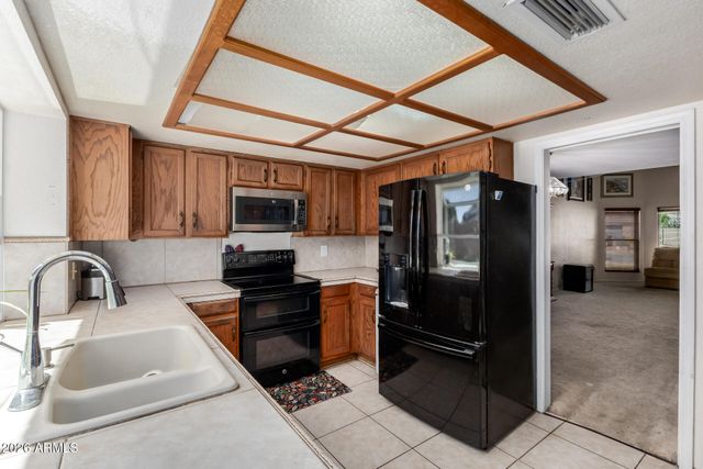 933 W OSAGE Avenue, Mesa, AZ 85210