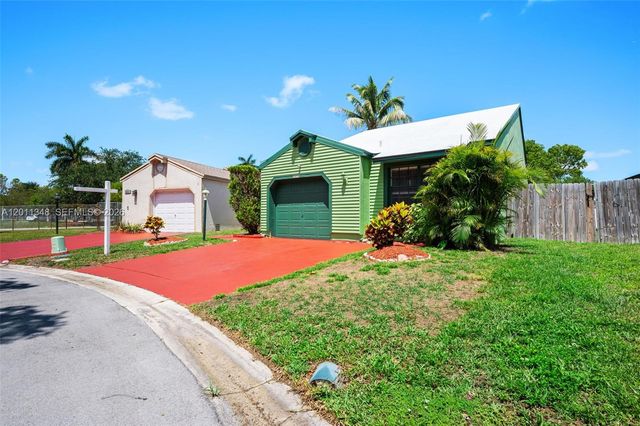 2411 SW 85th Ter, Miramar, FL 33025