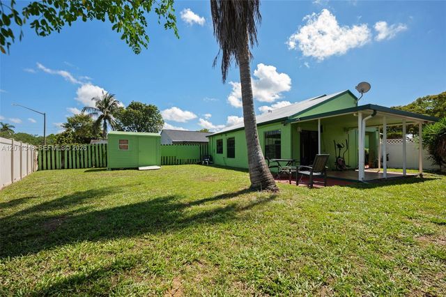 2411 SW 85th Ter, Miramar, FL 33025