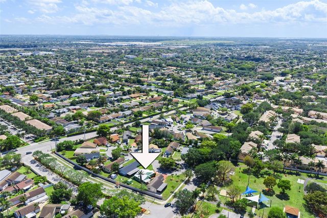 2411 SW 85th Ter, Miramar, FL 33025