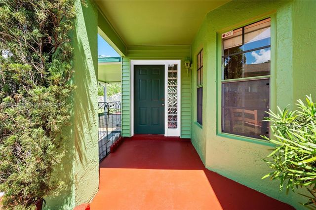 2411 SW 85th Ter, Miramar, FL 33025