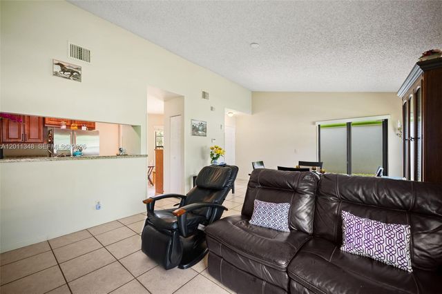 2411 SW 85th Ter, Miramar, FL 33025