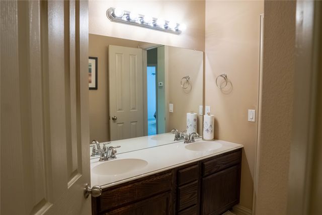 6956 Alcala, Grand Prairie, TX 75054