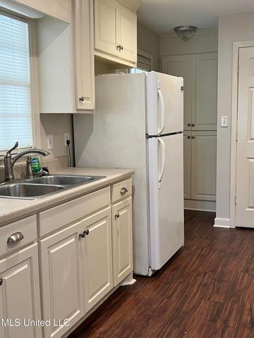 301 Cooper Road, Jackson, MS 39212