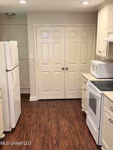 301 Cooper Road, Jackson, MS 39212