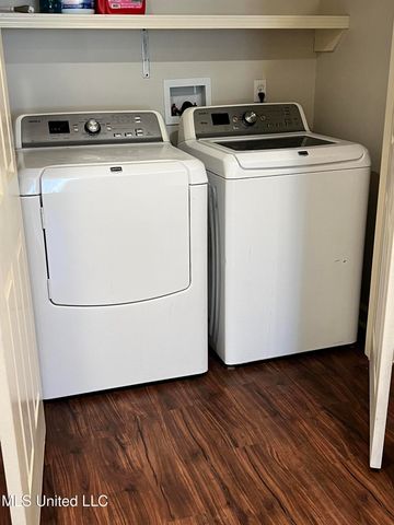 301 Cooper Road, Jackson, MS 39212