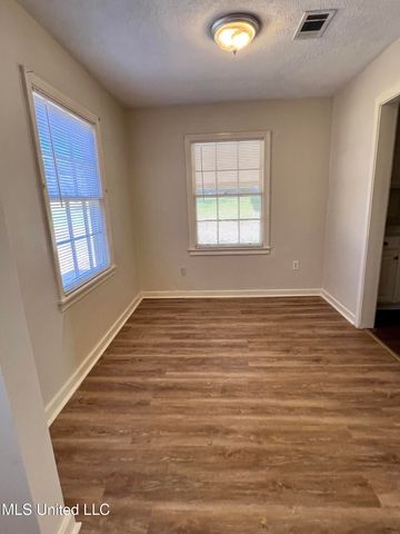 301 Cooper Road, Jackson, MS 39212