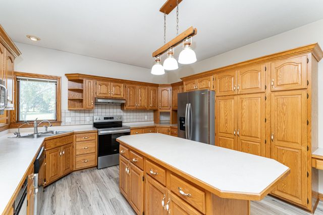2310 Wilshire Lane NE, Rochester, MN 55906