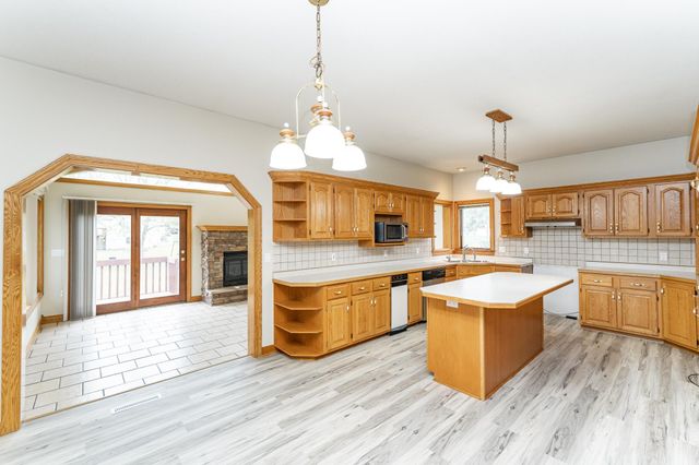 2310 Wilshire Lane NE, Rochester, MN 55906