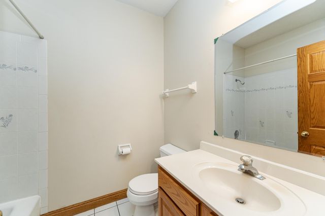 2310 Wilshire Lane NE, Rochester, MN 55906