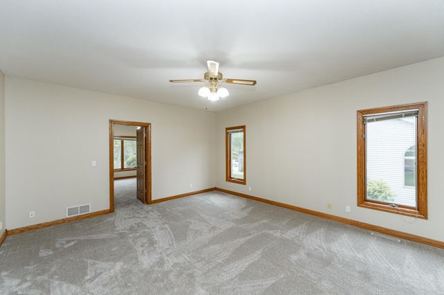 2310 Wilshire Lane NE, Rochester, MN 55906