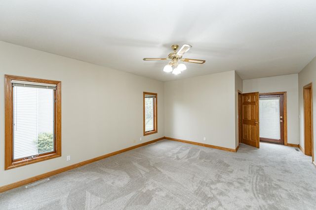 2310 Wilshire Lane NE, Rochester, MN 55906