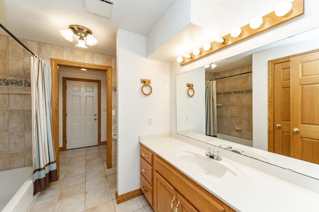 2310 Wilshire Lane NE, Rochester, MN 55906