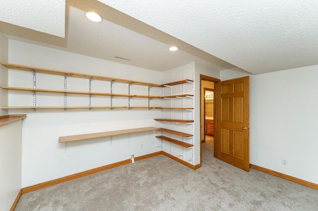 2310 Wilshire Lane NE, Rochester, MN 55906