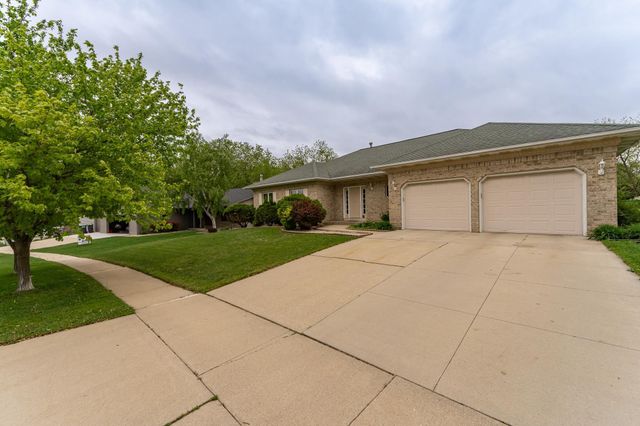 2310 Wilshire Lane NE, Rochester, MN 55906