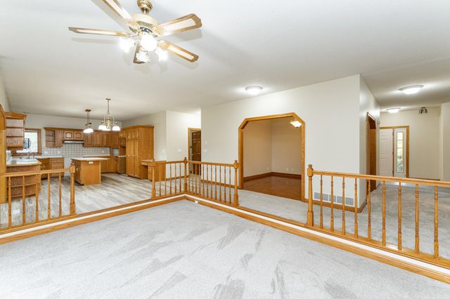 2310 Wilshire Lane NE, Rochester, MN 55906