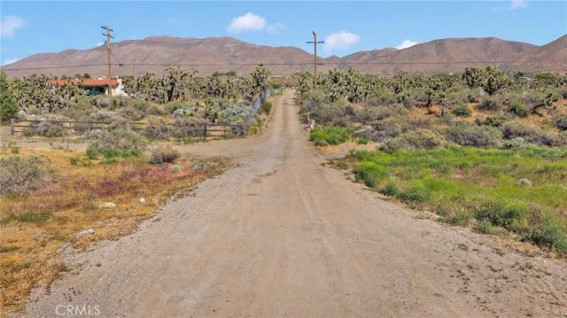2 Lamprey, Apple Valley, CA 92308