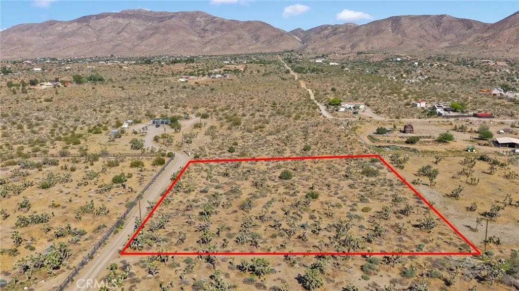 2 Lamprey, Apple Valley, CA 92308