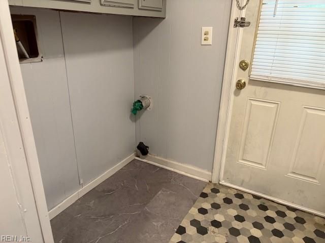 975 Burchs Mill RD, Urbanna, VA 23175