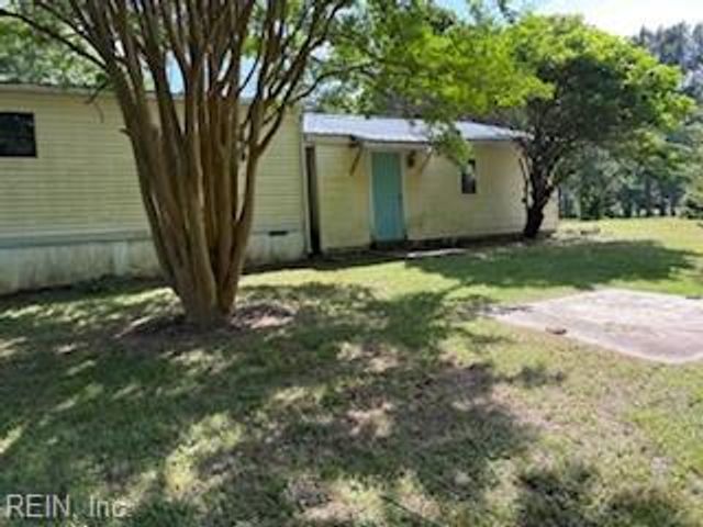 975 Burchs Mill RD, Urbanna, VA 23175