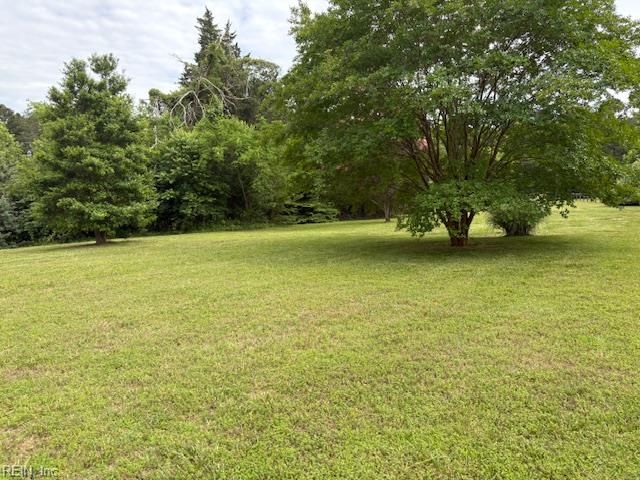 975 Burchs Mill RD, Urbanna, VA 23175