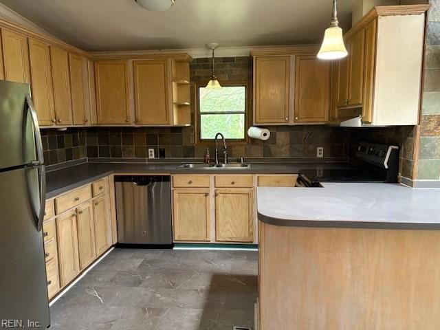 975 Burchs Mill RD, Urbanna, VA 23175