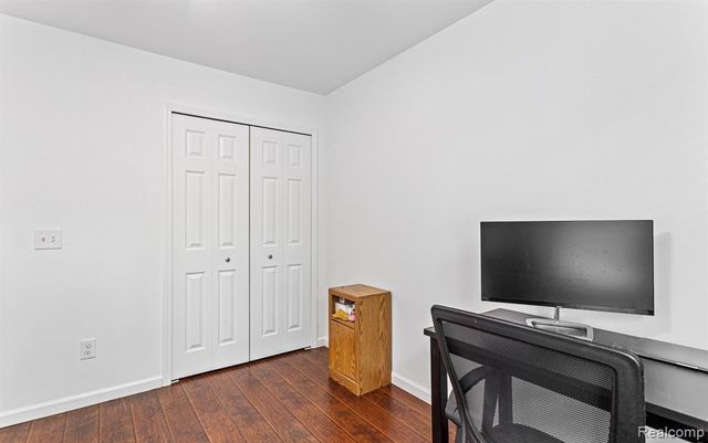 47086 Auburn Court, Utica, MI 48317