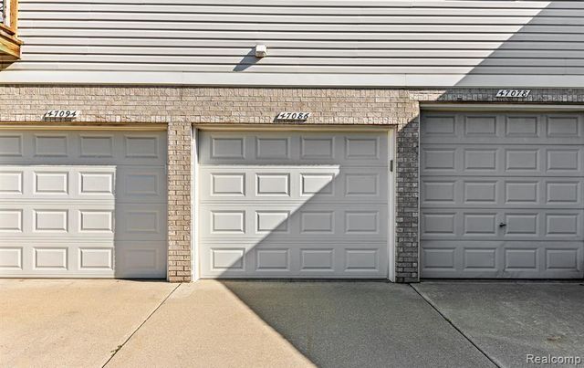 47086 Auburn Court, Utica, MI 48317