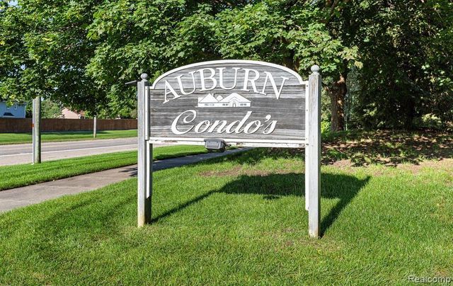 47086 Auburn Court, Utica, MI 48317